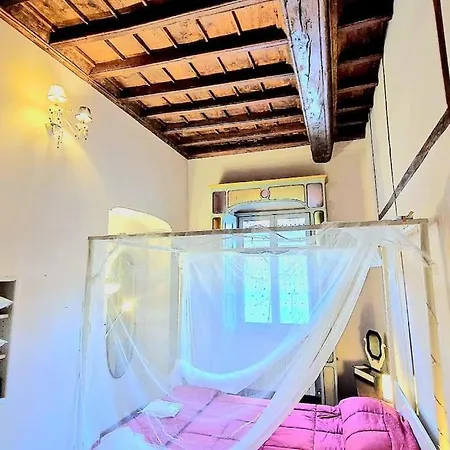 Lägenhet Annuncio Vecchio Centro Storico - Lussuosa E Ampia Mansarda *