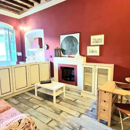 Annuncio Vecchio Centro Storico - Lussuosa E Ampia Mansarda Daire
